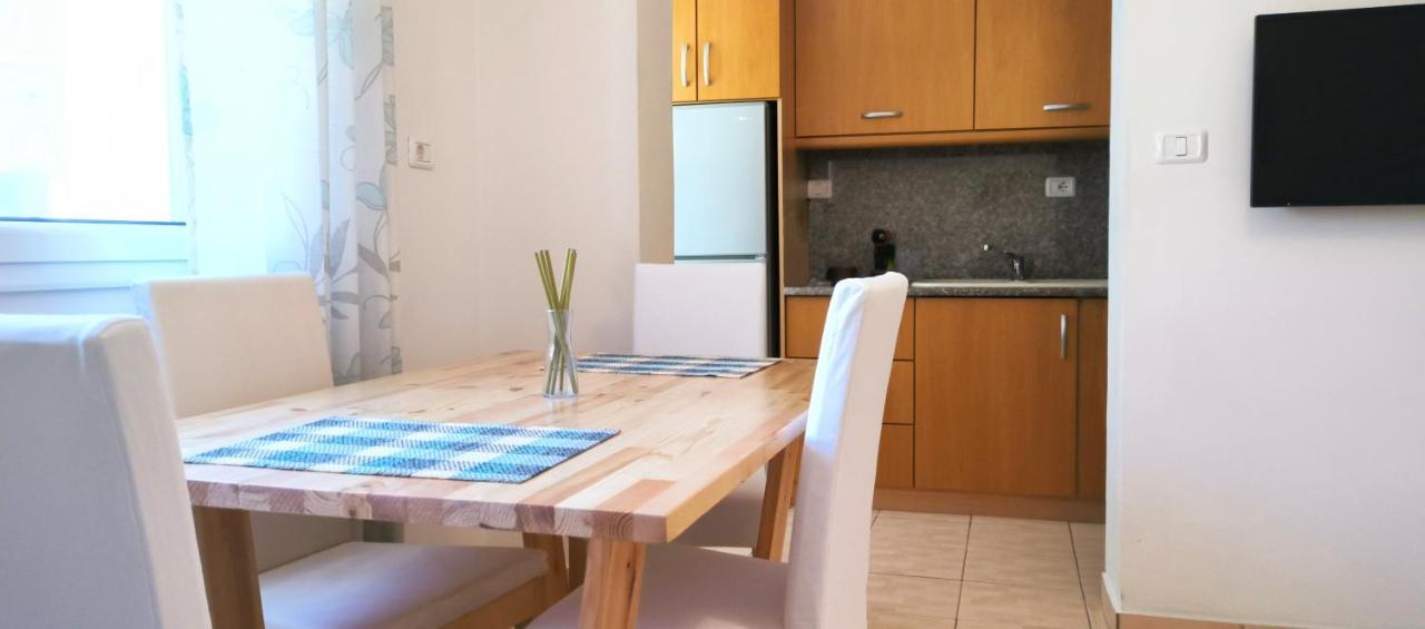 Central Apartment, Fully Equipped Himare Exterior foto